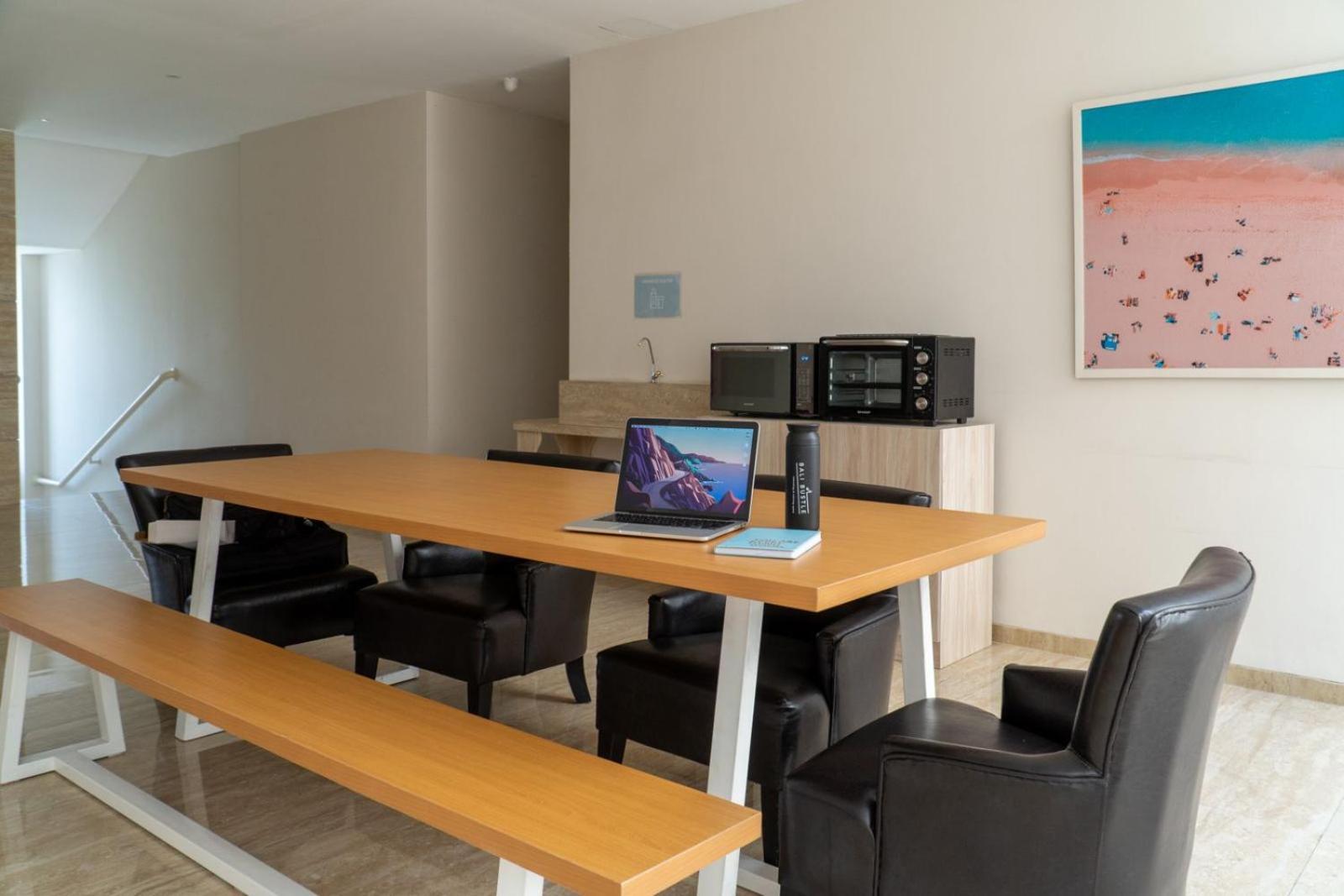 Bali Bustle Pararaton Coliving And Coworking Space Legian Εξωτερικό φωτογραφία