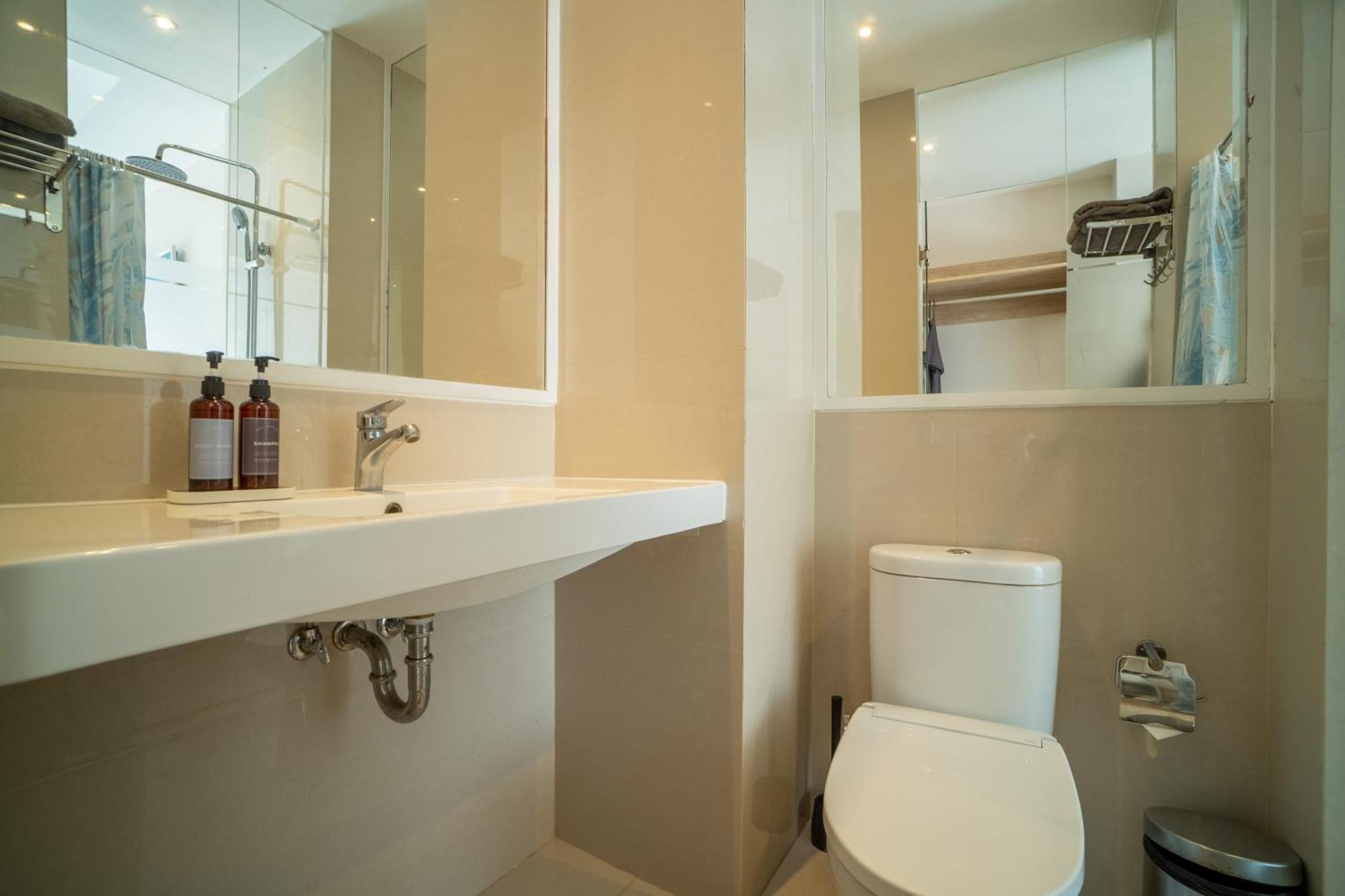 Bali Bustle Pararaton Coliving And Coworking Space Legian Εξωτερικό φωτογραφία