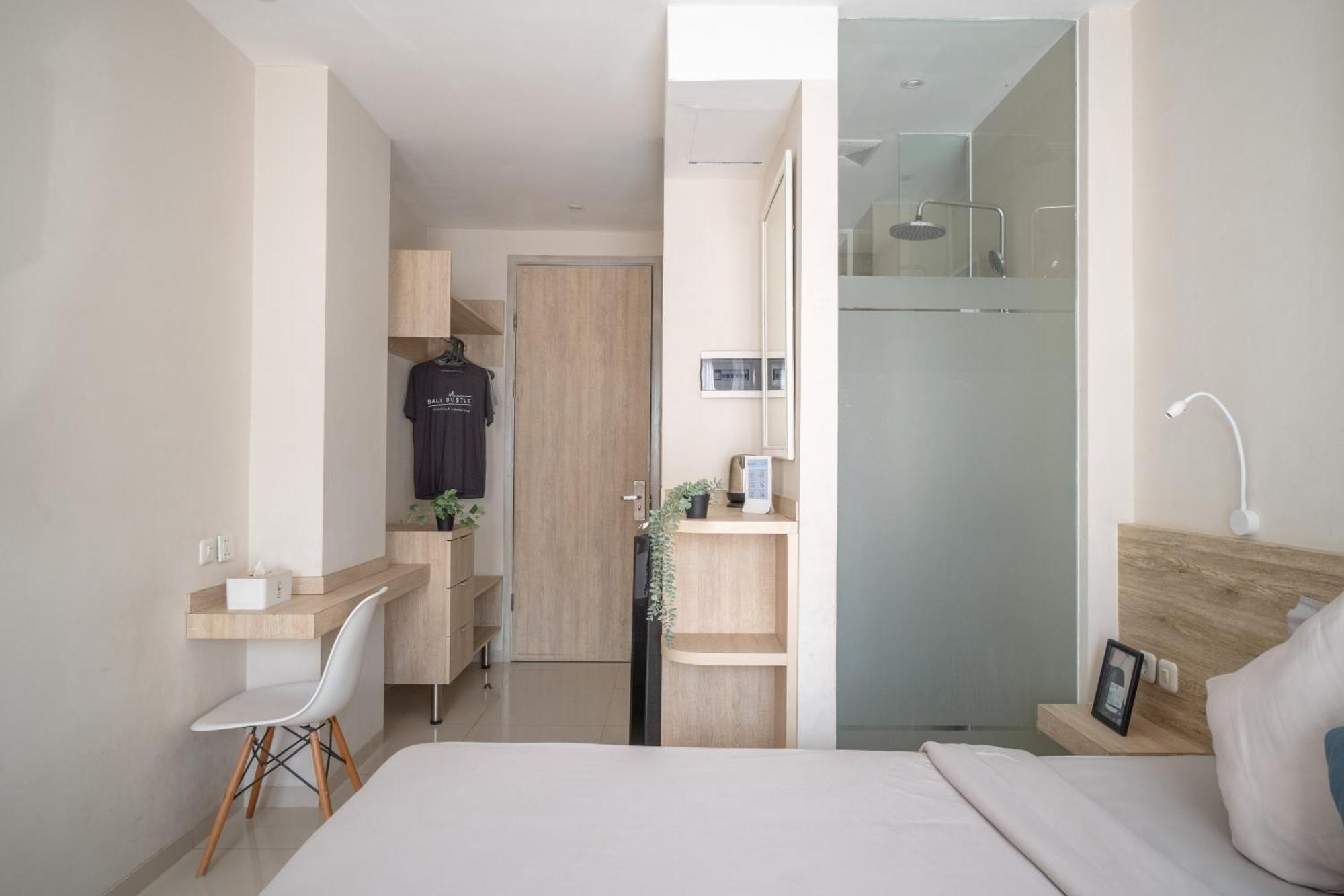 Bali Bustle Pararaton Coliving And Coworking Space Legian Εξωτερικό φωτογραφία