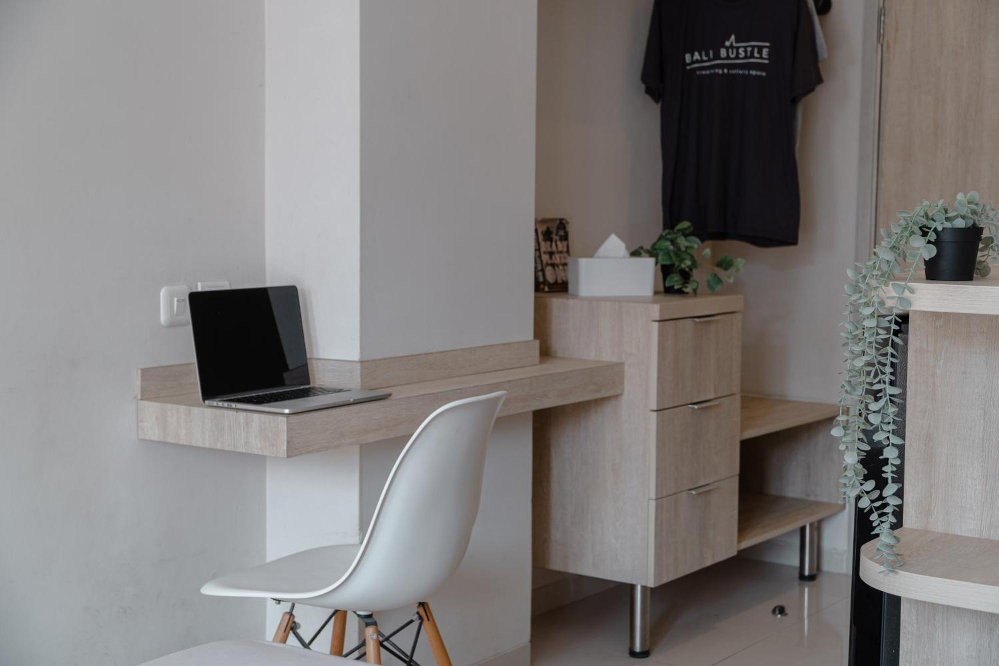 Bali Bustle Pararaton Coliving And Coworking Space Legian Εξωτερικό φωτογραφία