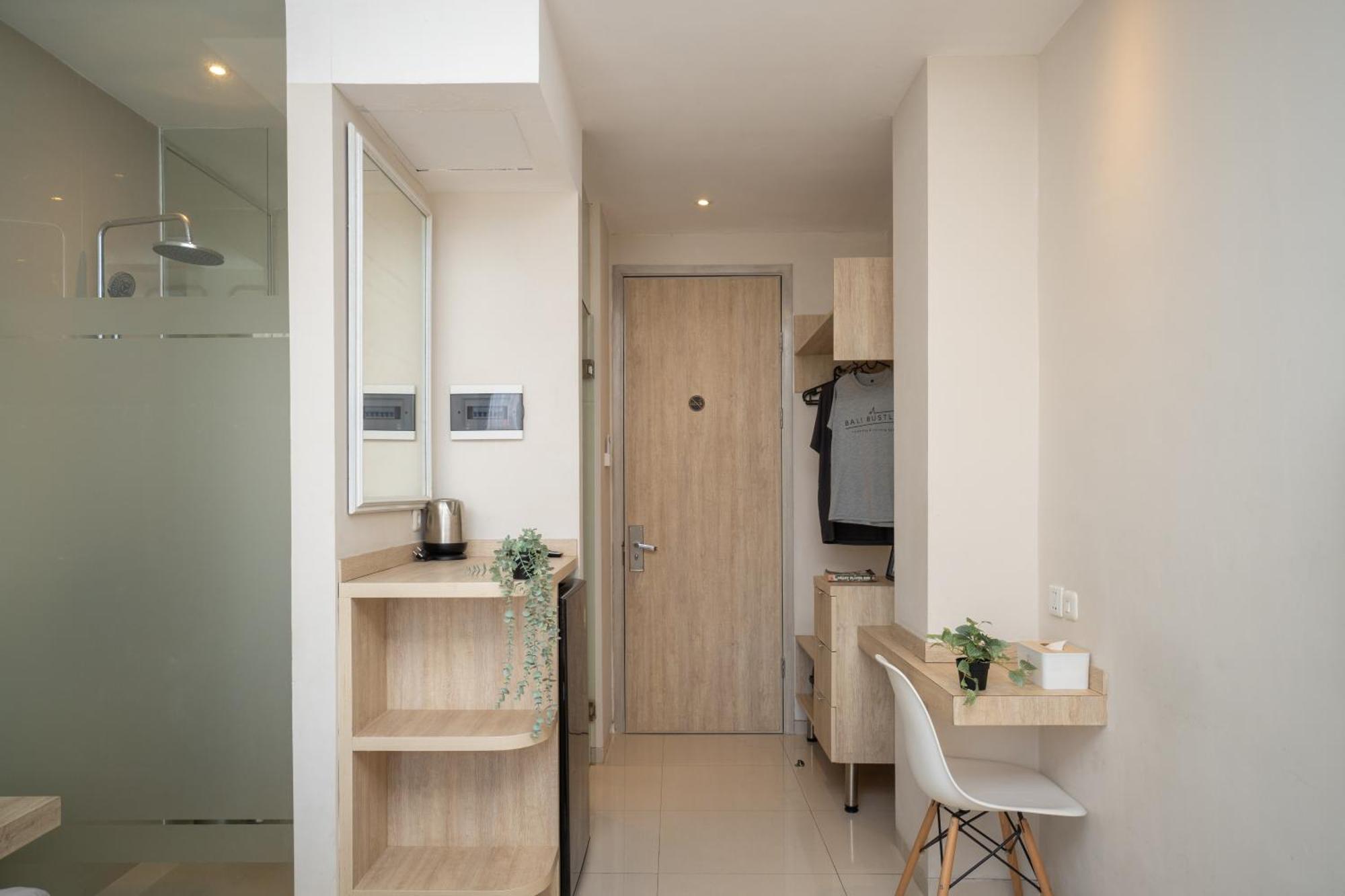 Bali Bustle Pararaton Coliving And Coworking Space Legian Εξωτερικό φωτογραφία