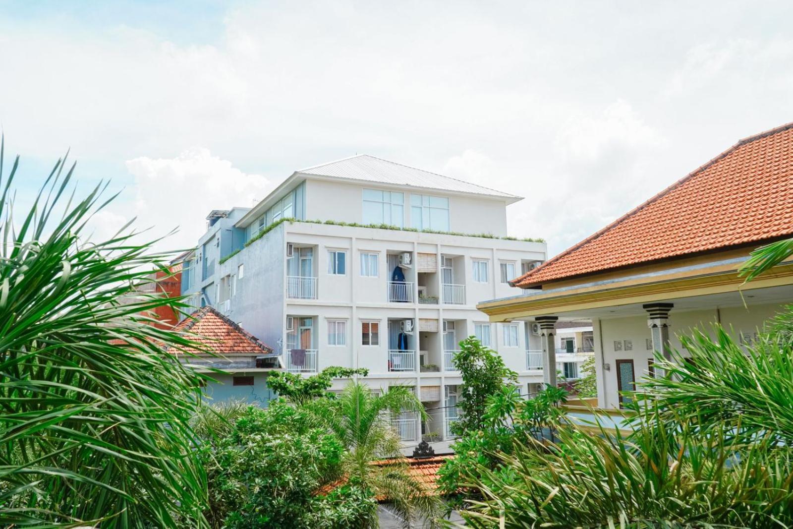 Bali Bustle Pararaton Coliving And Coworking Space Legian Εξωτερικό φωτογραφία